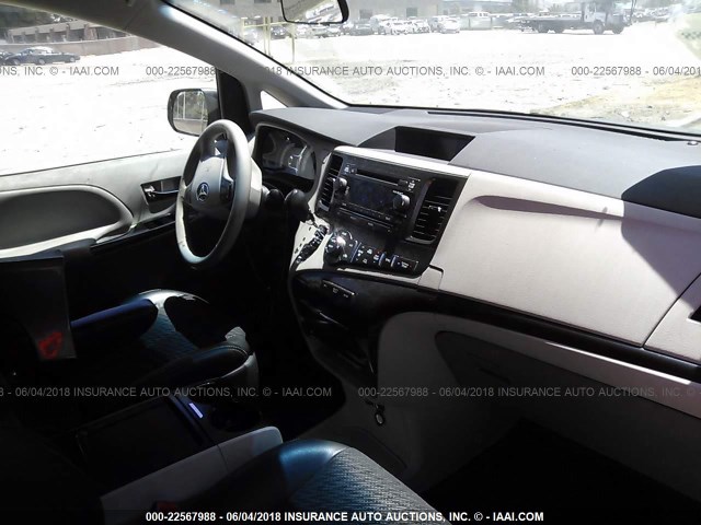 5TDXK3DC9BS171733 - 2011 TOYOTA SIENNA SPORT 灰色 照片 5