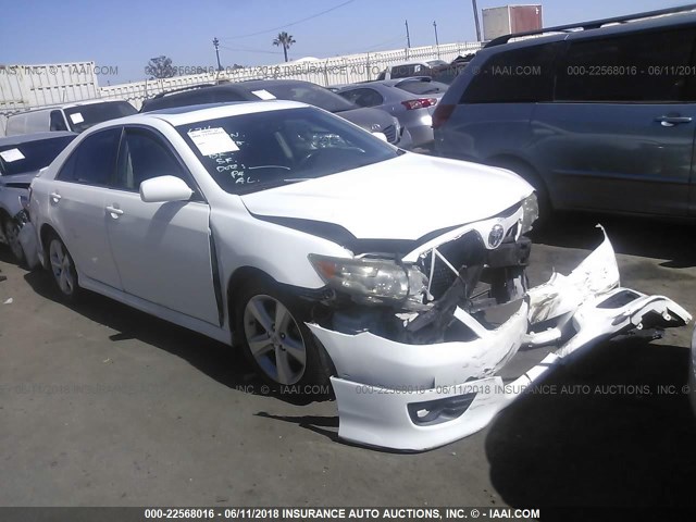 4T1BF3EK2BU620231 - 2011 TOYOTA CAMRY SE/LE/XLE WHITE photo 1