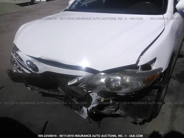 4T1BF3EK2BU620231 - 2011 TOYOTA CAMRY SE/LE/XLE WHITE photo 6