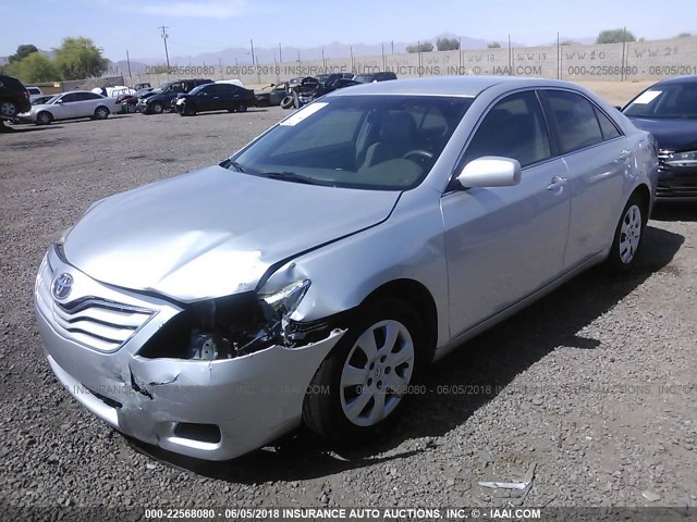 4T1BF3EK2AU032618 - 2010 TOYOTA CAMRY SE/LE/XLE 银色 照片 2