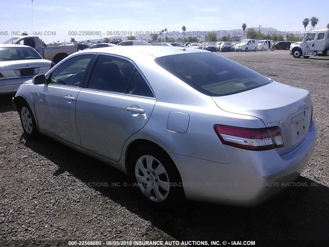 4T1BF3EK2AU032618 - 2010 TOYOTA CAMRY SE/LE/XLE 银色 照片 3