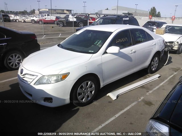 4T1BF3EK8AU535280 - 2010 TOYOTA CAMRY SE/LE/XLE 白色 照片 2