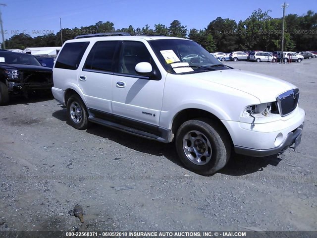 5LMFU28A41LJ03454 - 2001 LINCOLN NAVIGATOR WHITE photo 1