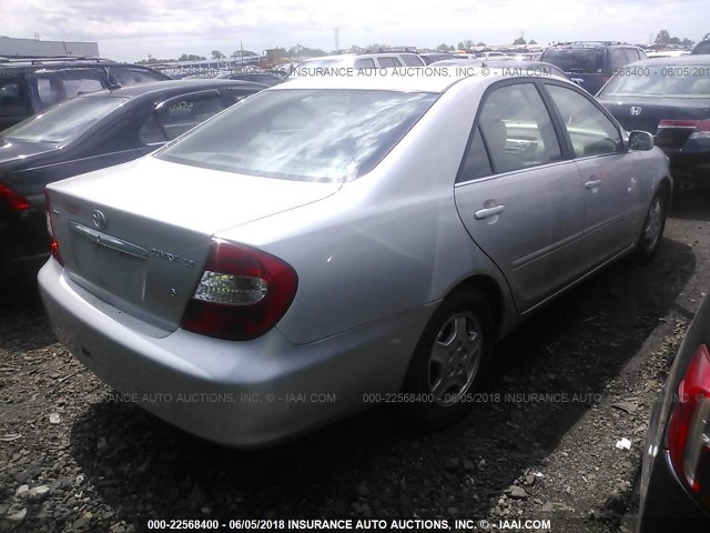 4T1BF32K73U057960 - 2003 TOYOTA CAMRY LE/XLE/SE 银色 照片 4