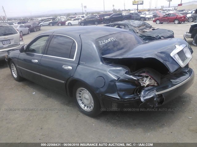 1LNFM81W3WY708748 - 1998 LINCOLN TOWN CAR EXECUTIVE Dark Blue photo 3