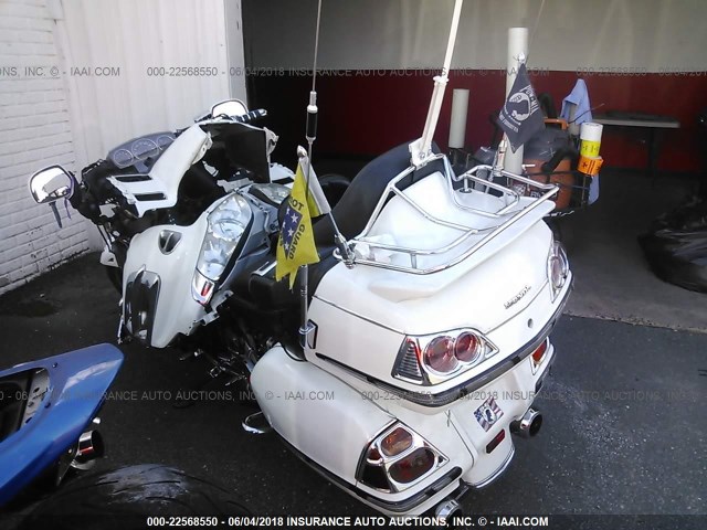 1HFSC47L66A503242 - 2006 HONDA GL1800 WHITE photo 3