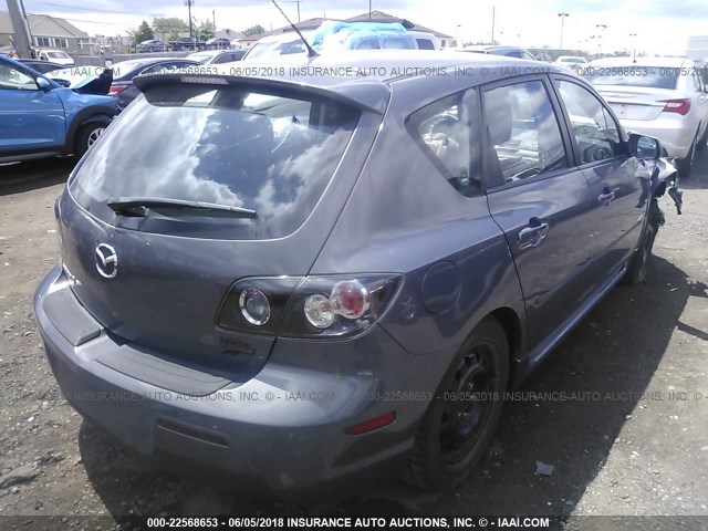 JM1BK344981808953 - 2008 MAZDA 3 HATCHBACK GRAY photo 4