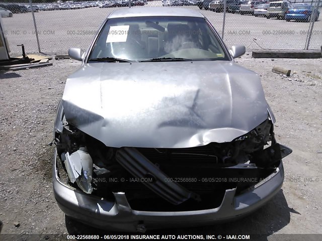 JT2BF22K3W0116408 - 1998 TOYOTA CAMRY CE/LE/XLE SILVER photo 6