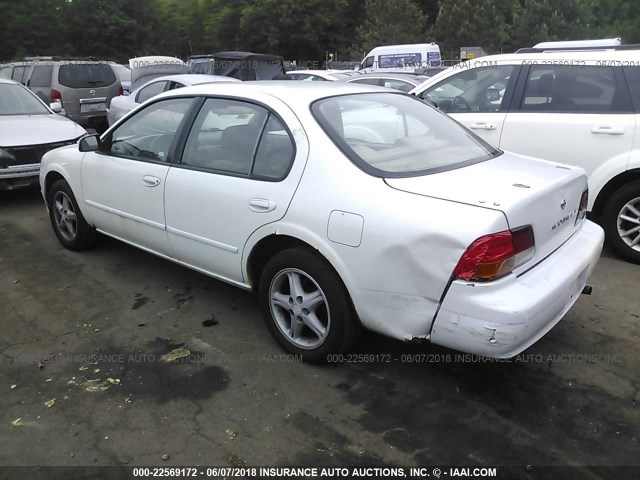 JN1CA21D7WT517281 - 1998 NISSAN MAXIMA GLE/GXE/SE WHITE photo 3