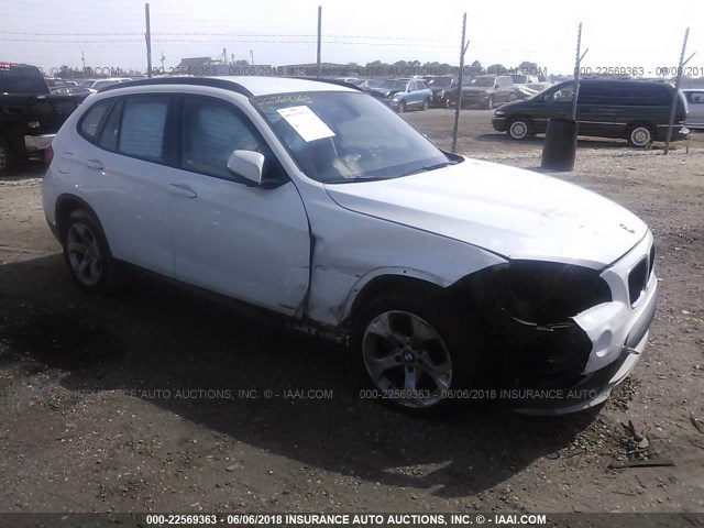 WBAVM1C5XFV318367 - 2015 BMW X1 SDRIVE28I WHITE photo 1