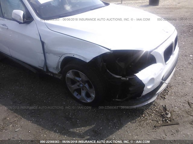 WBAVM1C5XFV318367 - 2015 BMW X1 SDRIVE28I WHITE photo 6