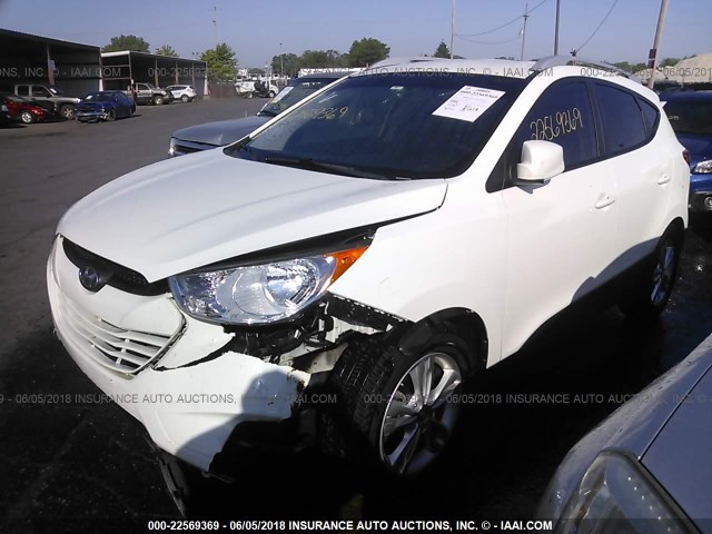 KM8JUCAC4BU207114 - 2011 HYUNDAI TUCSON GLS/LIMITED WHITE photo 2