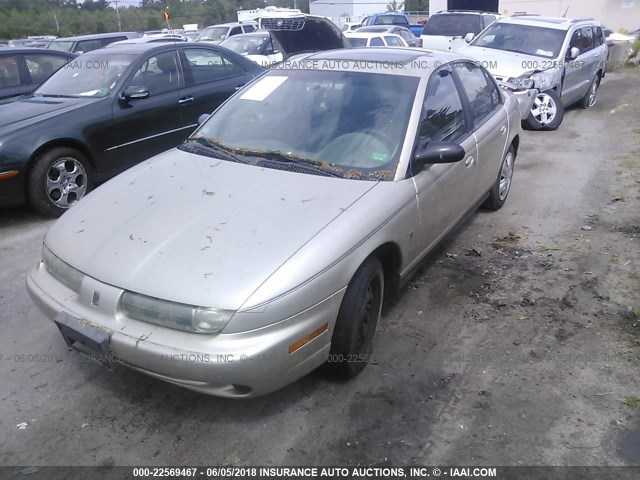 1G8ZJ527XWZ133164 - 1998 SATURN SL2 GOLD photo 2