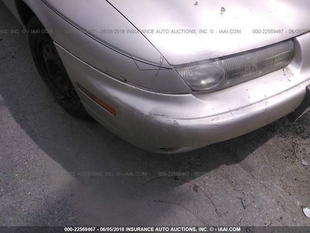 1G8ZJ527XWZ133164 - 1998 SATURN SL2 GOLD photo 6