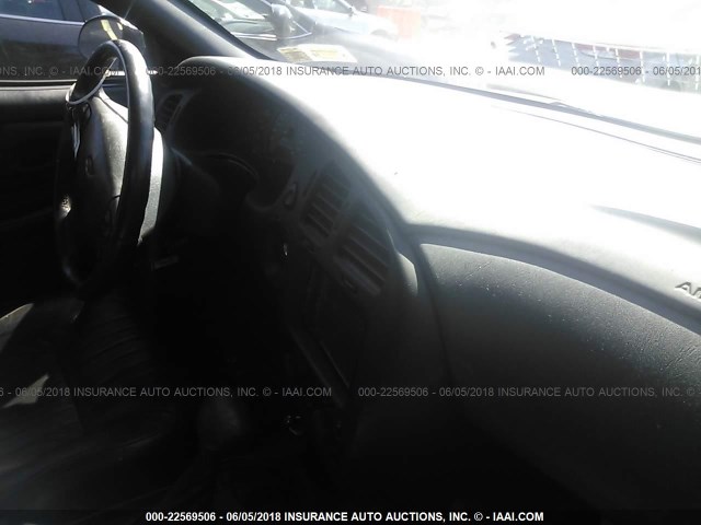 2G1WX15K319256784 - 2001 CHEVROLET MONTE CARLO SS შავი ფოტო 5