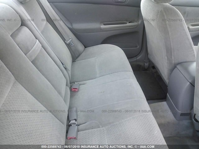 4T1BE32K82U527057 - 2002 TOYOTA CAMRY LE/XLE/SE ვერცხლისფერი ფოტო 8