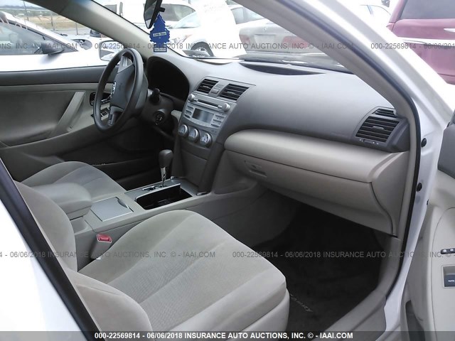 4T1BF3EK7AU550370 - 2010 TOYOTA CAMRY SE/LE/XLE 白色 照片 5