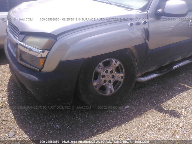 3GNEC13T03G151601 - 2003 CHEVROLET AVALANCHE C1500 GRAY photo 6