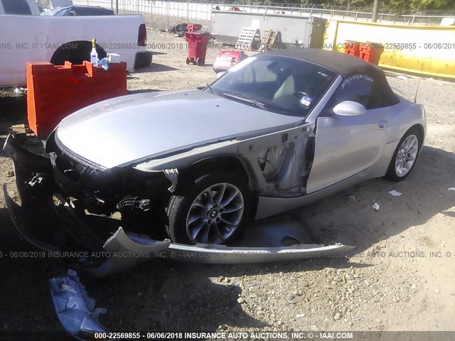 4USBT33483LS41124 - 2003 BMW Z4 2.5 SILVER photo 2