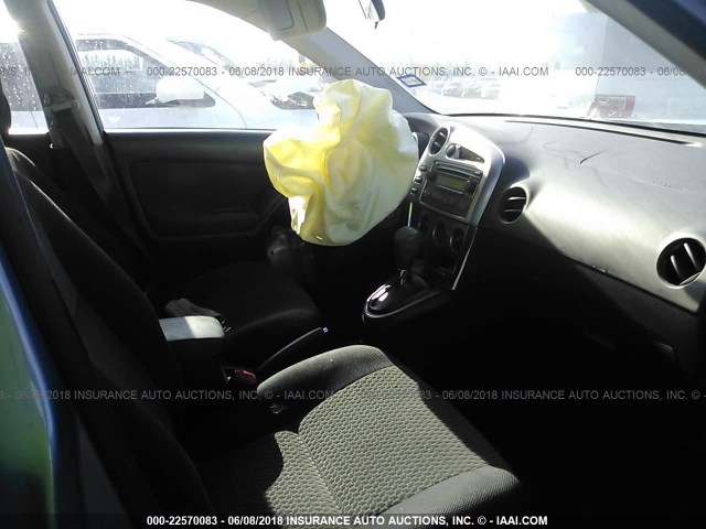 2T1KR32E46C569988 - 2006 TOYOTA COROLLA MATRIX XR BLUE photo 5