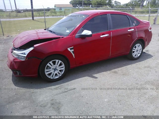 1FAHP35N28W268227 - 2008 FORD FOCUS SE/SEL/SES RED photo 2