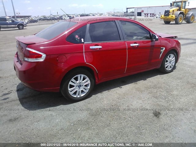 1FAHP35N28W268227 - 2008 FORD FOCUS SE/SEL/SES RED photo 4