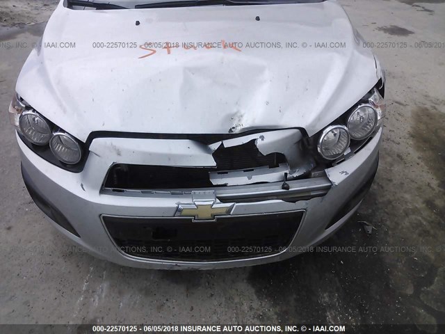 1G1JA5SH7C4122216 - 2012 CHEVROLET SONIC LS 银色 照片 6