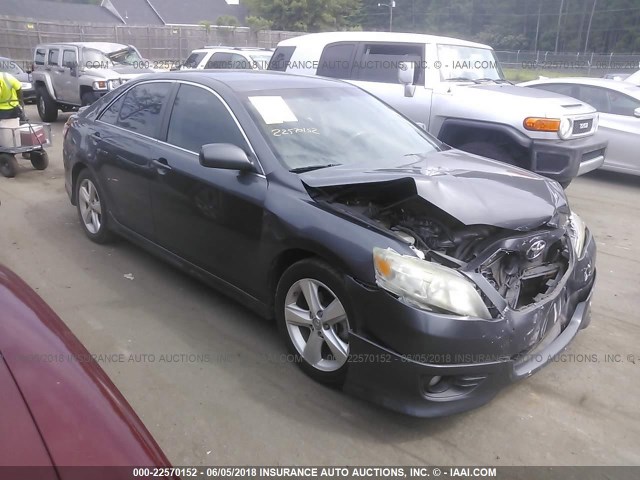 4T1BF3EK1BU670098 - 2011 TOYOTA CAMRY SE/LE/XLE 灰色 照片 1