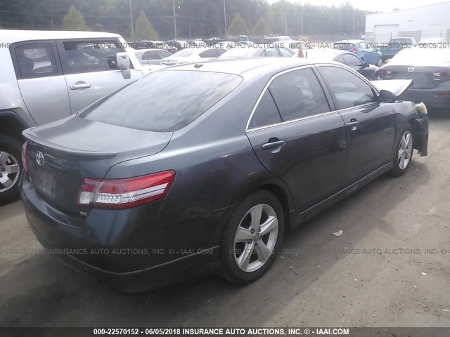 4T1BF3EK1BU670098 - 2011 TOYOTA CAMRY SE/LE/XLE 灰色 照片 4