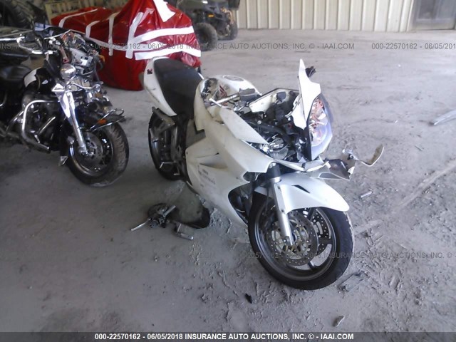 JH2RC46166M800381 - 2006 HONDA VFR800 WHITE photo 1