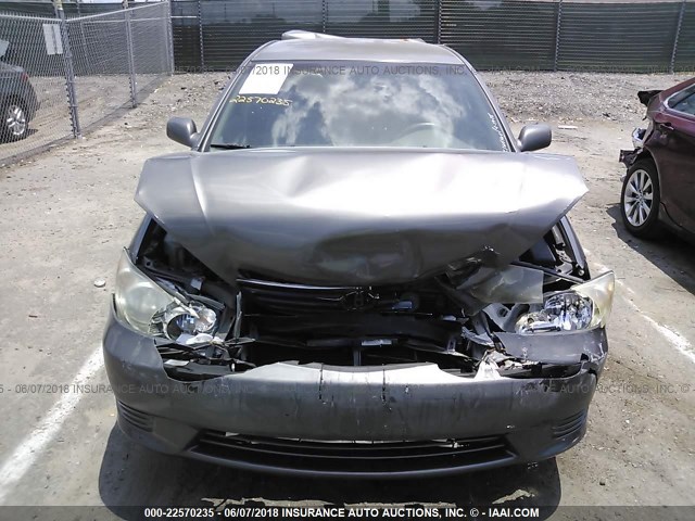 4T1BE32K05U513982 - 2005 TOYOTA CAMRY LE/XLE/SE ნაცრისფერი ფოტო 10