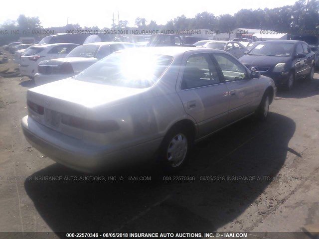 4T1BG22K9XU877325 - 1999 TOYOTA CAMRY CE/LE/XLE GOLD photo 4