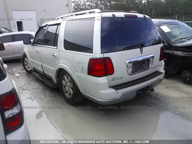 5LMFU27R64LJ43496 - 2004 LINCOLN NAVIGATOR WHITE photo 3