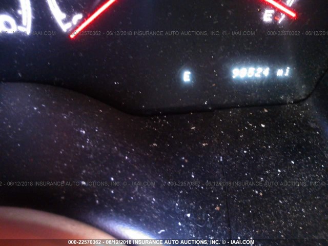 5LMFU27R64LJ43496 - 2004 LINCOLN NAVIGATOR WHITE photo 7