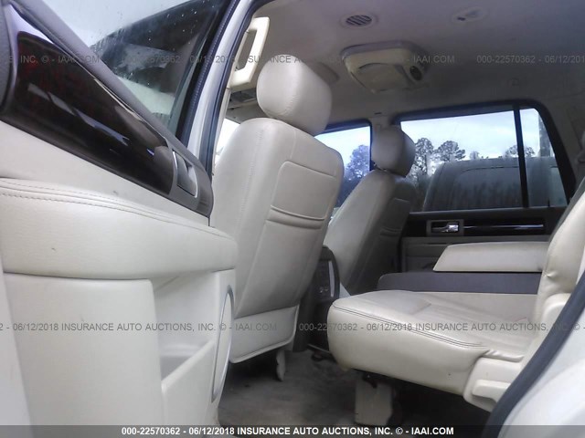 5LMFU27R64LJ43496 - 2004 LINCOLN NAVIGATOR WHITE photo 8