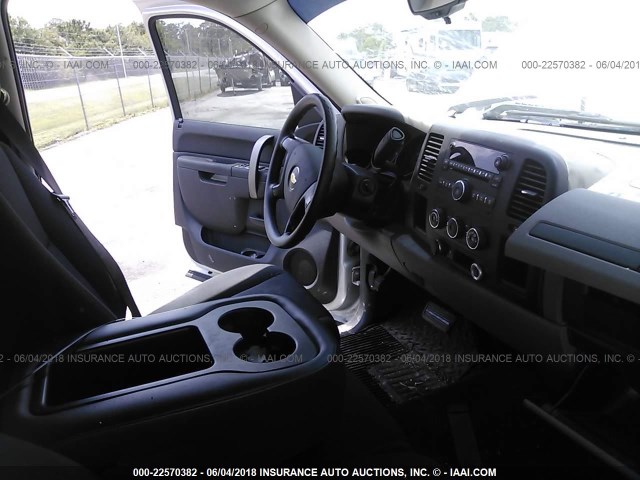 3GCPCREA3BG286193 - 2011 CHEVROLET SILVERADO C1500  LS SILVER photo 5