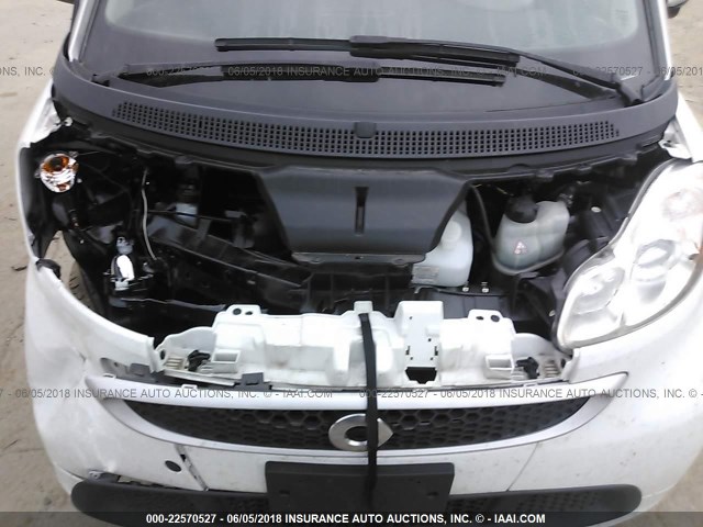 WMEEJ3BA5FK809826 - 2015 SMART FORTWO PURE/PASSION WHITE photo 10