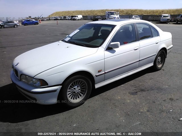 WBADE632XVBW56315 - 1997 BMW 540 I AUTOMATIC أبيض صورة 2