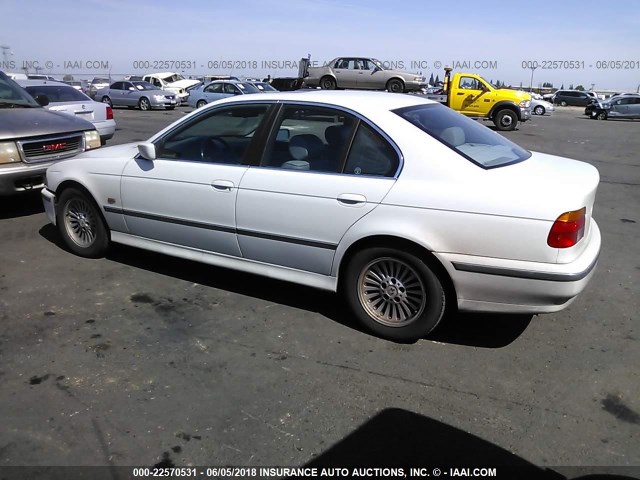 WBADE632XVBW56315 - 1997 BMW 540 I AUTOMATIC أبيض صورة 3
