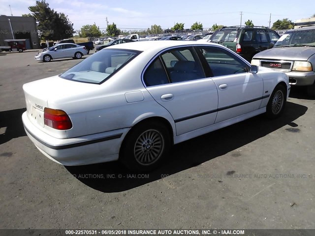 WBADE632XVBW56315 - 1997 BMW 540 I AUTOMATIC أبيض صورة 4
