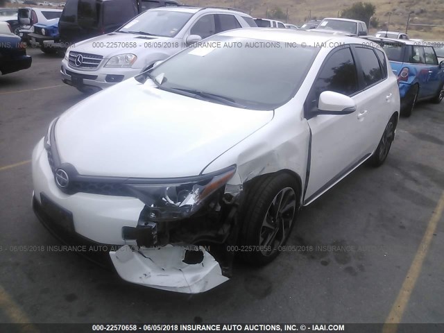 JTNKARJE4GJ510064 - 2016 TOYOTA SCION IM WHITE photo 2