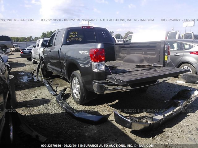 5TFRM5F10CX041555 - 2012 TOYOTA TUNDRA DOUBLE CAB SR5 GRAY photo 3