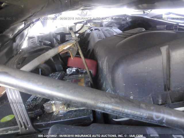 4T1BE32K55U021335 - 2005 TOYOTA CAMRY LE/XLE/SE თეთრი ფოტო 10