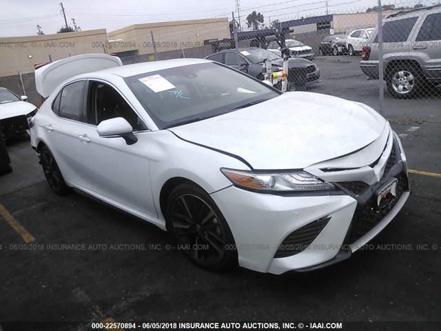 4T1B61HK8JU009442 - 2018 TOYOTA CAMRY XSE WHITE photo 1