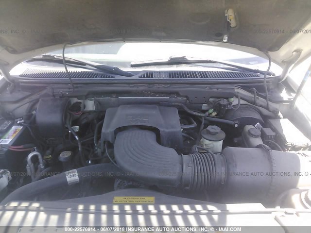 5LMPU28LXXLJ09984 - 1999 LINCOLN NAVIGATOR SILVER photo 10