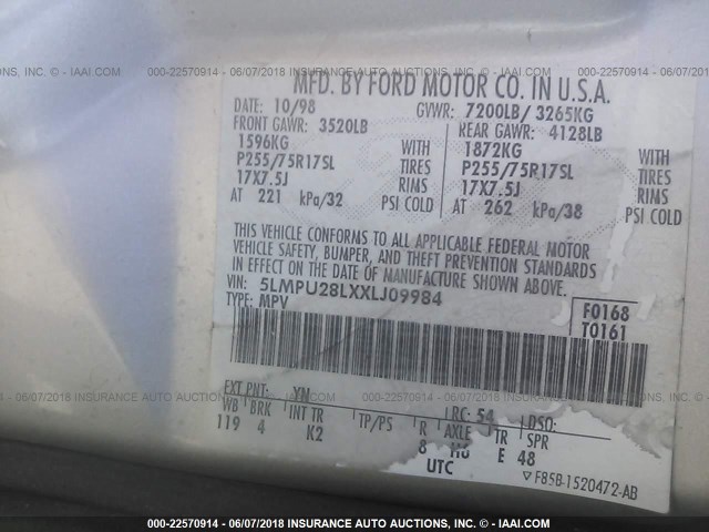 5LMPU28LXXLJ09984 - 1999 LINCOLN NAVIGATOR SILVER photo 9