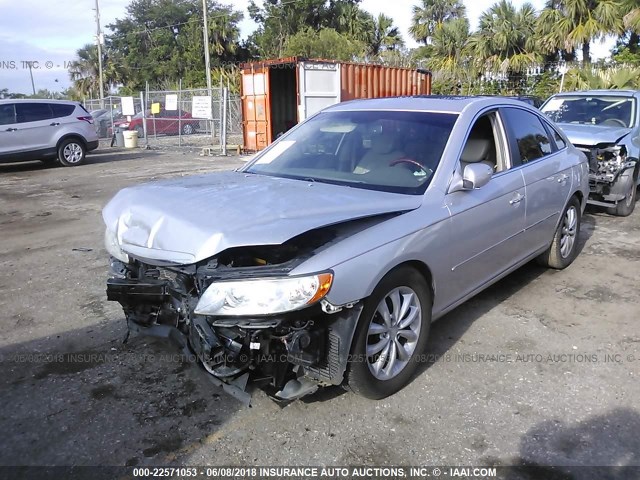 KMHFC46FX8A319069 - 2008 HYUNDAI AZERA SE/LIMITED SILVER photo 2