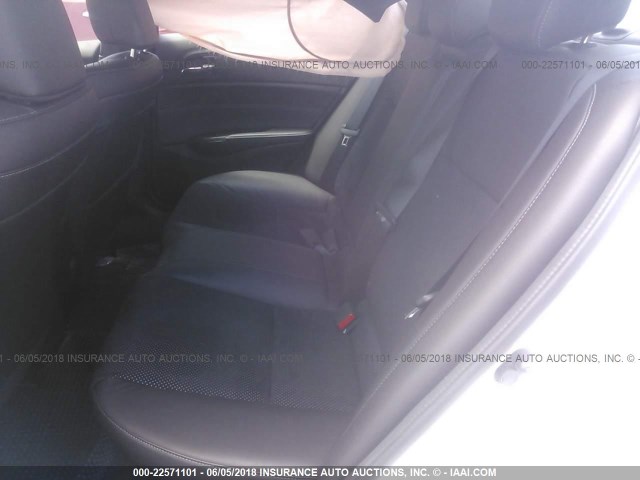 19UDE2F81GA000638 - 2016 ACURA ILX PREMIUM STYLE/TECH STYLE WHITE photo 8