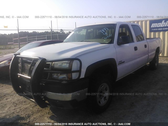 1GCHC23D87F166911 - 2007 CHEVROLET SILVERADO C2500 HEAVY DUTY WHITE photo 2