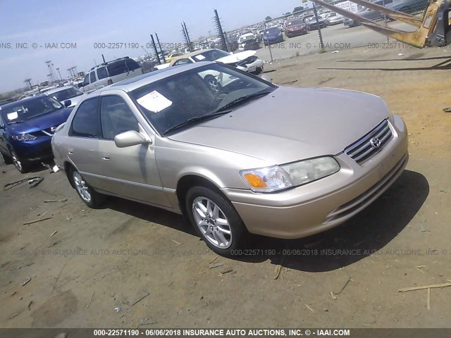 4T1BF28K51U966925 - 2001 TOYOTA CAMRY LE/XLE GOLD photo 1